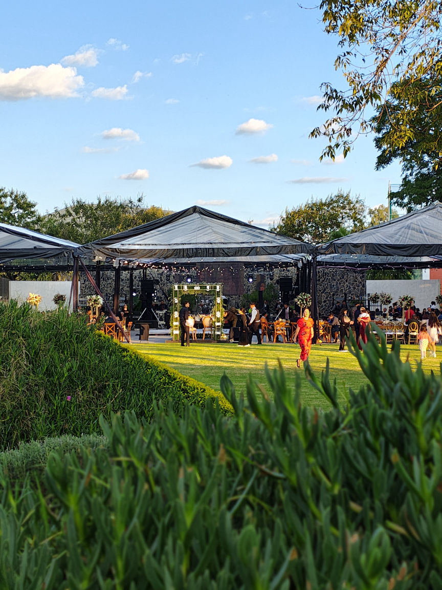 Hacienda Xahuentla, Atlixco, Puebla, México - Jardines, bodas, graduaciones, XV, quince años, aniversarios, bautizos, primeras comuniones, despedidas de soltera, eventos sociales, empresariales, especiales, reunión, espectaculares, salones eventos.